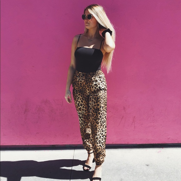 Meet your Posher, Nicole - Picture 4 of 6